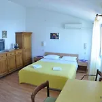 Adria Apartman *