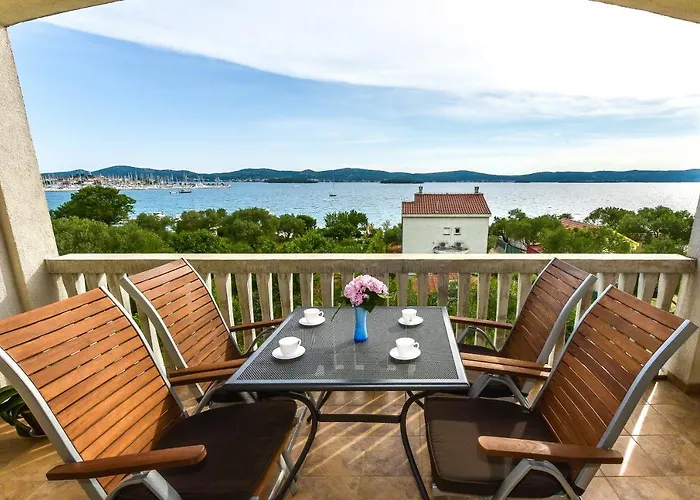 アパート Adria ビオグラード・ナ・モル