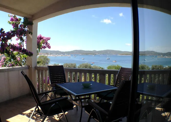 アパート Adria ビオグラード・ナ・モル