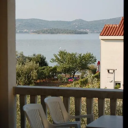 Adria Апартаменты *