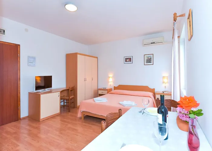 Adria Apartmán Biograd Na Moru